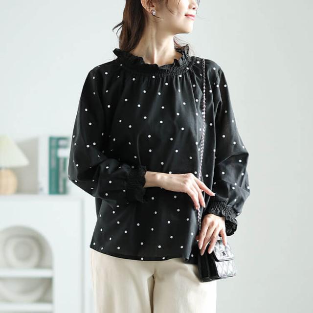 襟袖シャーリングドット柄コットンブラウス