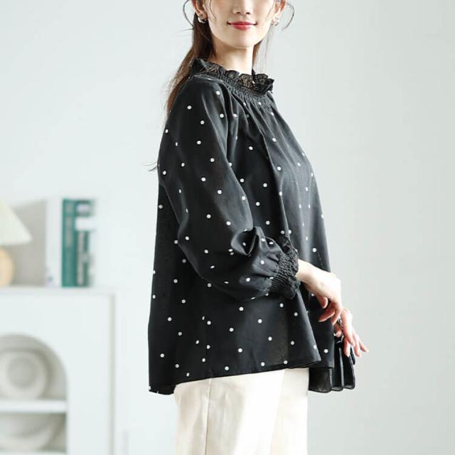 襟袖シャーリングドット柄コットンブラウス