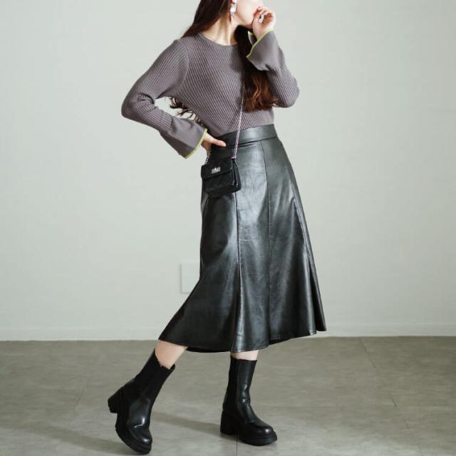 フェイクレザーミモレ丈マーメイドスカート
