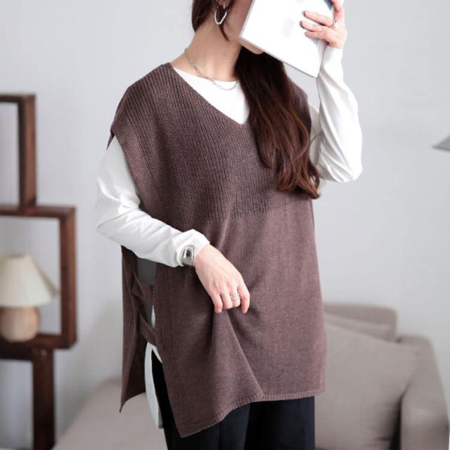 サイドベルト編み地切り替えニットベスト