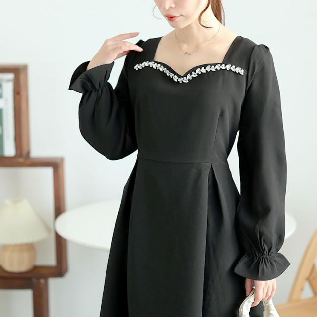 ビジュー付きハートネックロングワンピース