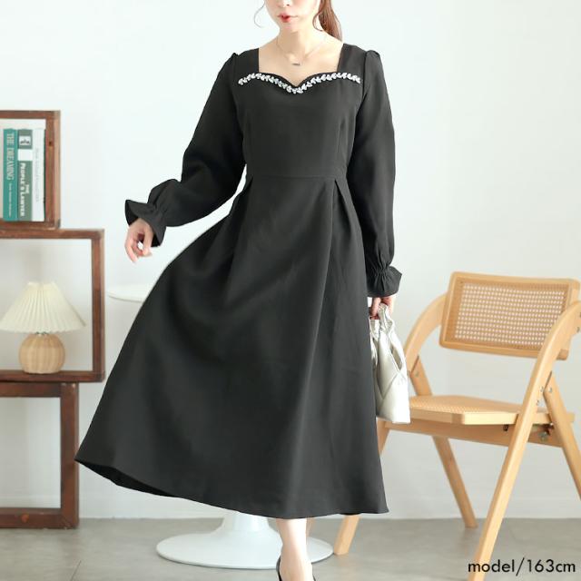 ビジュー付きハートネックロングワンピース