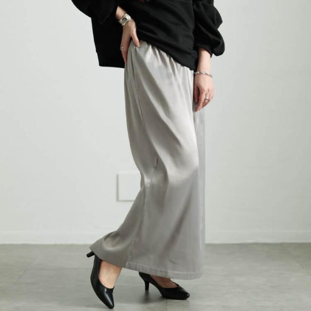 ストレッチサテンナロースカート