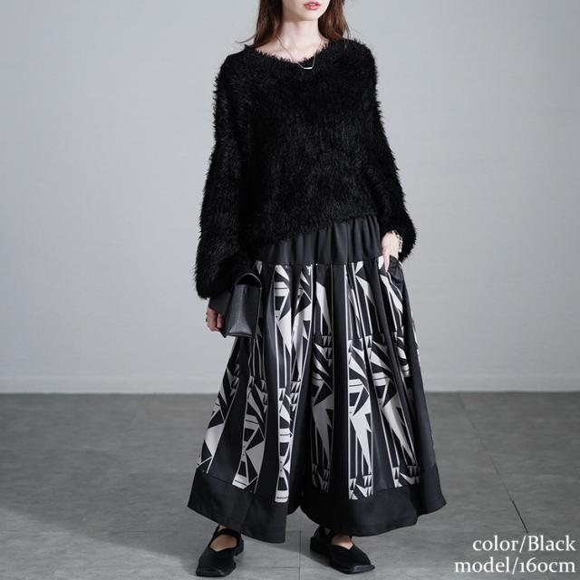 幾何学柄タックフレアワイドパンツ