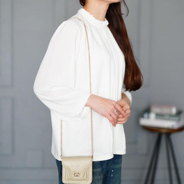 レース＆ピンタックフリルネックブラウス