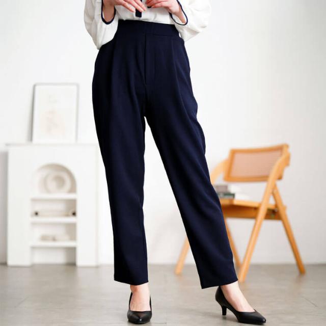 センタータックテーパードパンツ