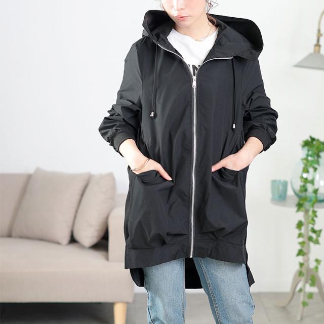 スリット入りマウンテンパーカー