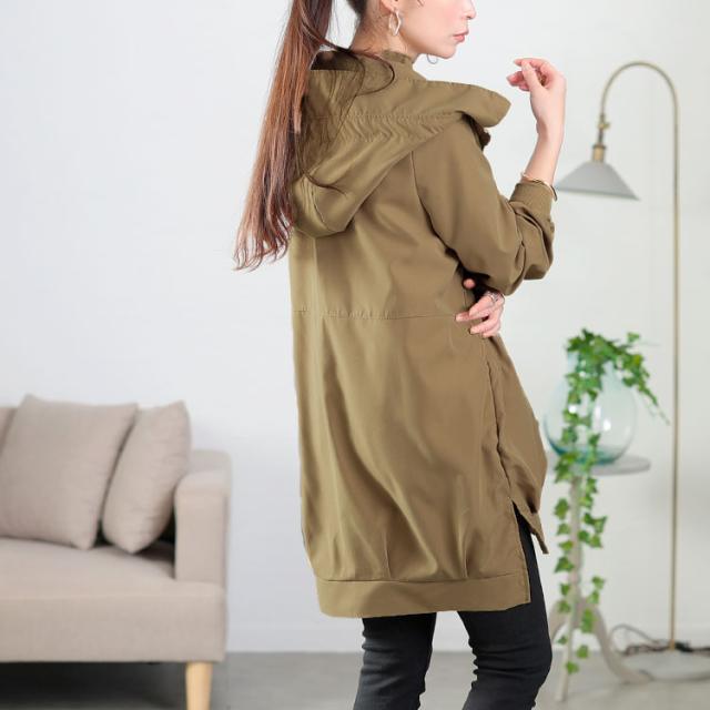 スリット入りマウンテンパーカー