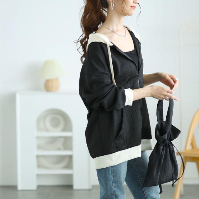 バックロゴジップアップパーカー