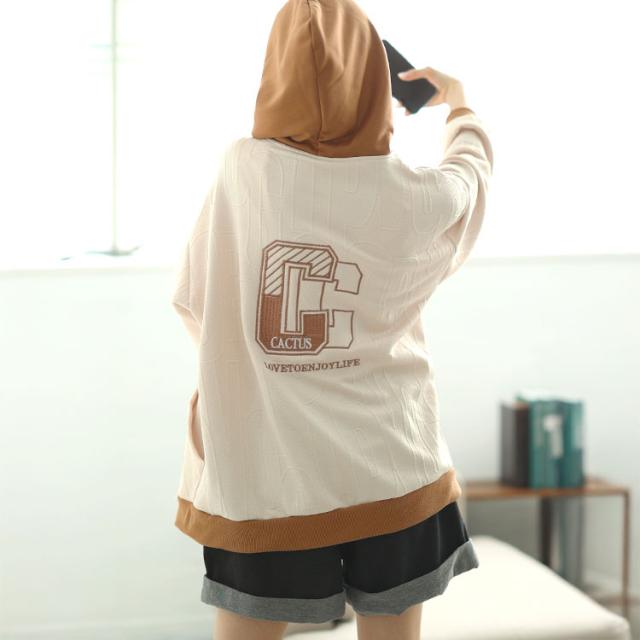 バックロゴジップアップパーカー