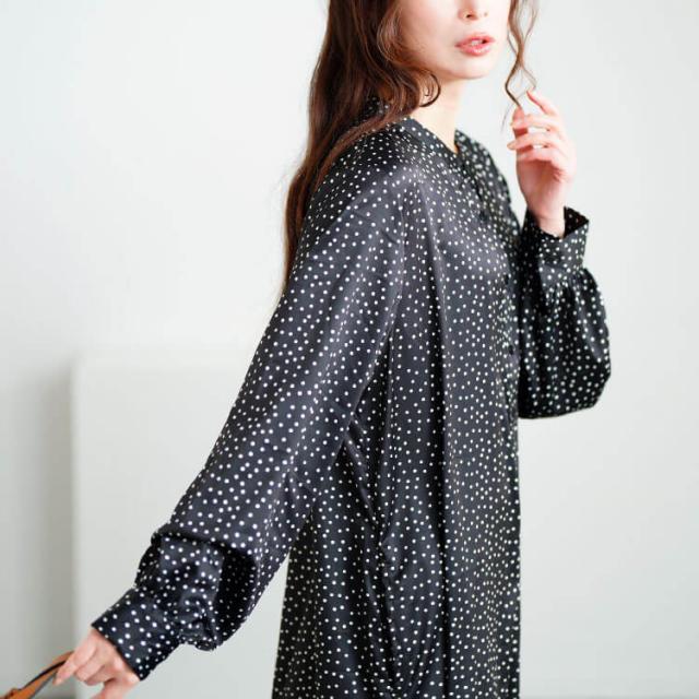 モノトーンプリントティアードワンピース