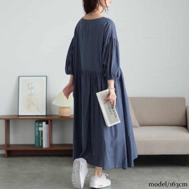 コットンリネンVネックギャザーワンピース