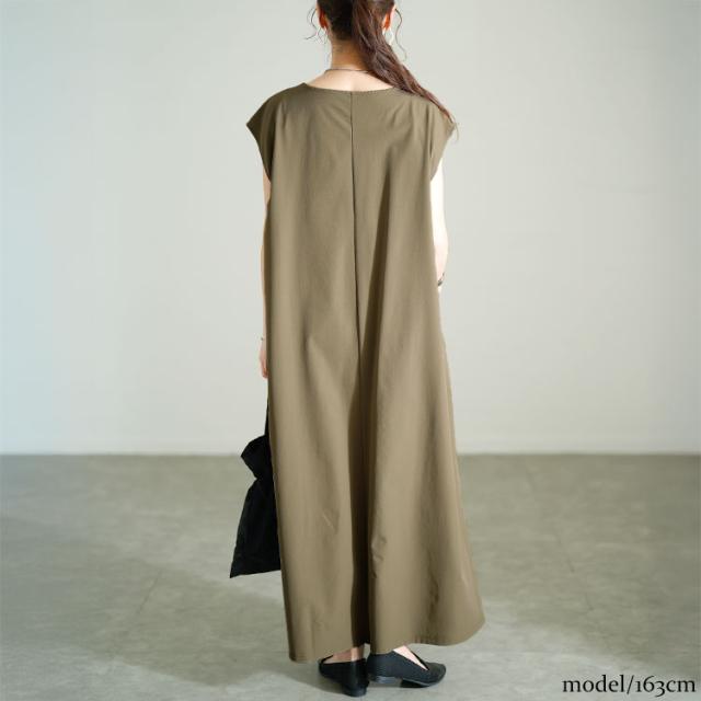 軽量ノースリーブマキシワンピース