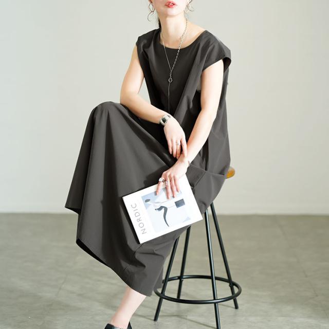 軽量ノースリーブマキシワンピース