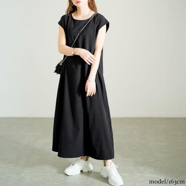 軽量ノースリーブマキシワンピース