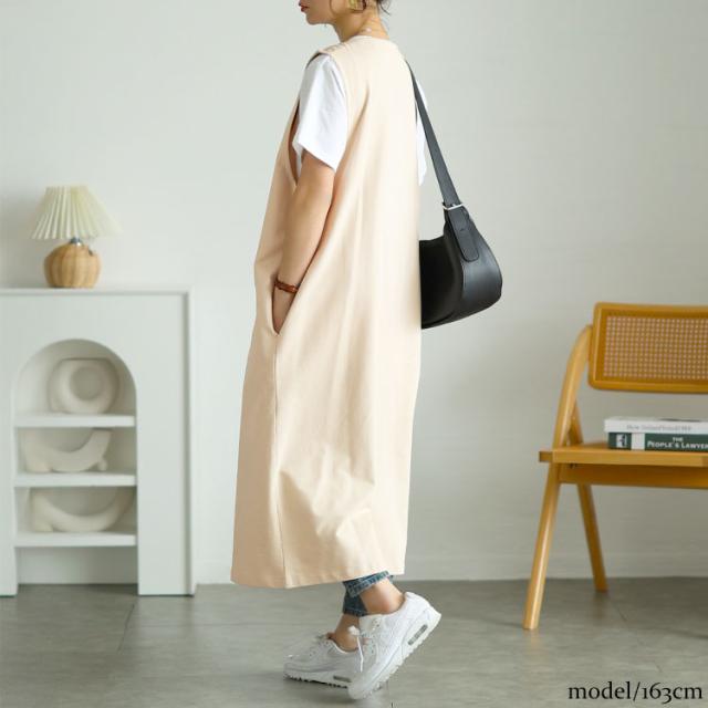 深Vネックダブルボタンロングベスト