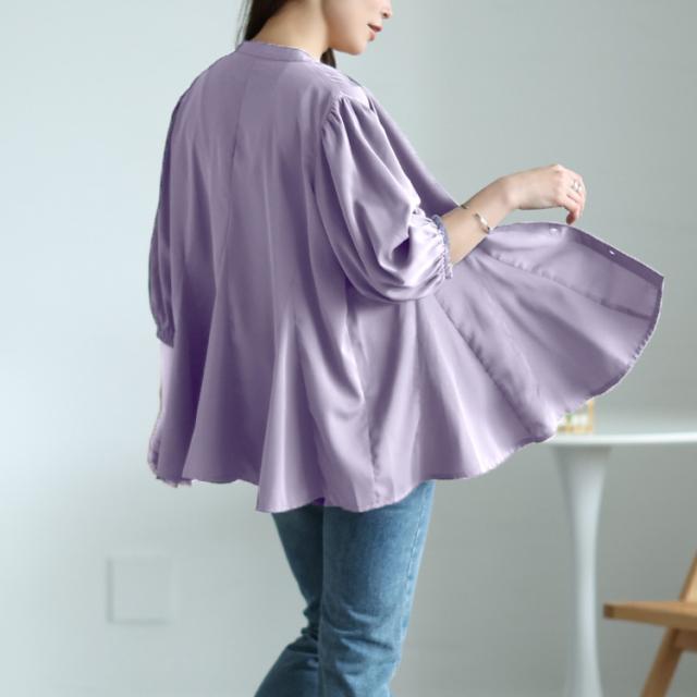 キーネックボリュームフレアブラウス