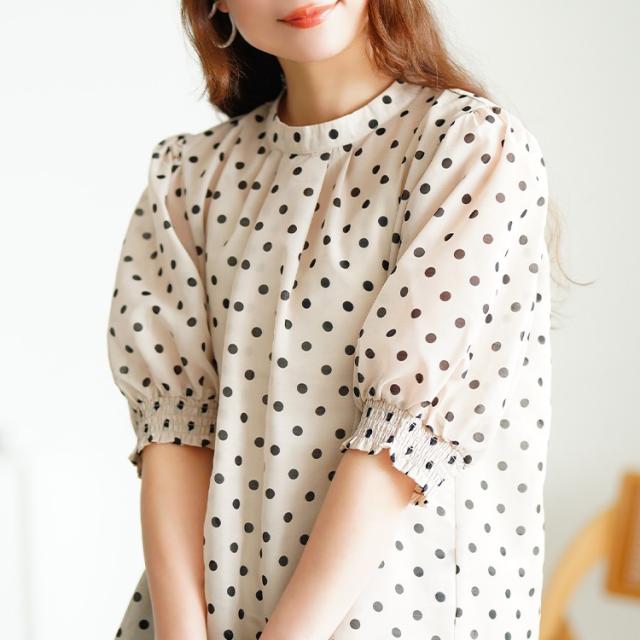 ドット柄バンドカラーパフスリーブブラウス
