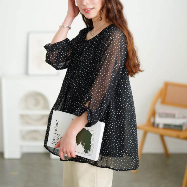 ドットシフォンタックブラウス