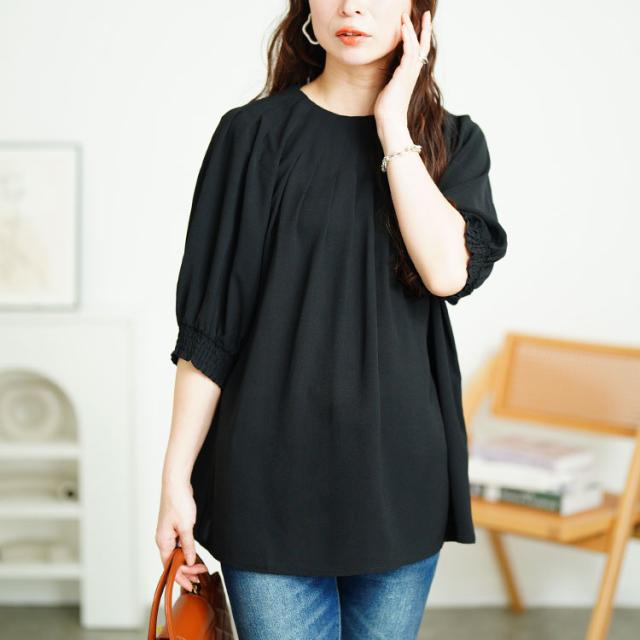 胸元タックパフスリーブブラウス