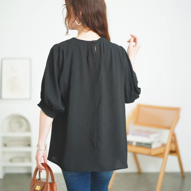 胸元タックパフスリーブブラウス