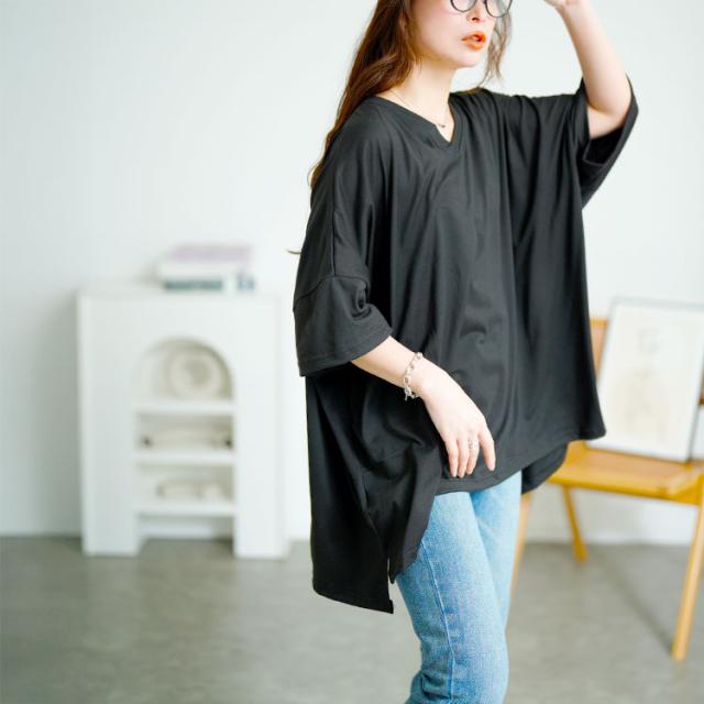 袖ワッペンVネックオーバーサイズTシャツ