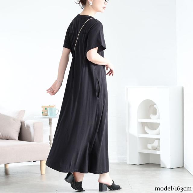 ラウンドネックコットンフレアワンピース