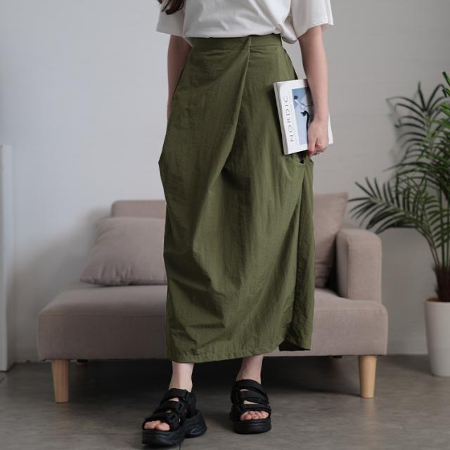 フロントタックナイロンナロースカート