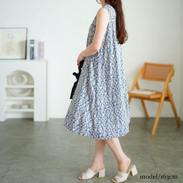 接触冷感花柄タックノースリーブワンピース