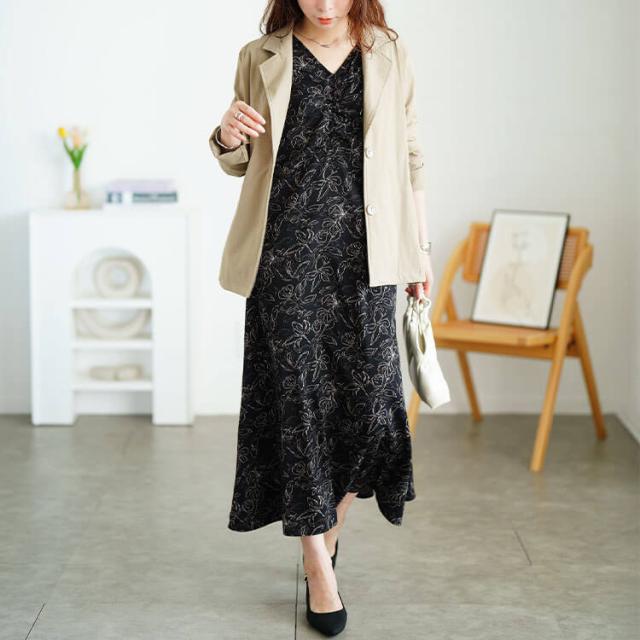 花柄胸元ギャザー重ね着風ワンピース