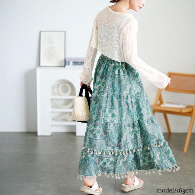 レースカーディガン&ペイズリー柄シャーリングキャミワンピース