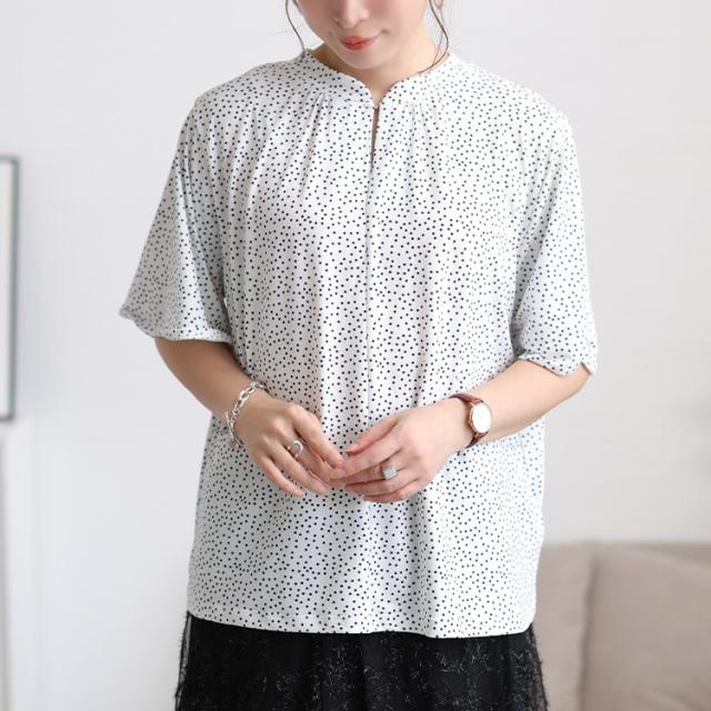 接触冷感ドット柄ストレッチブラウス