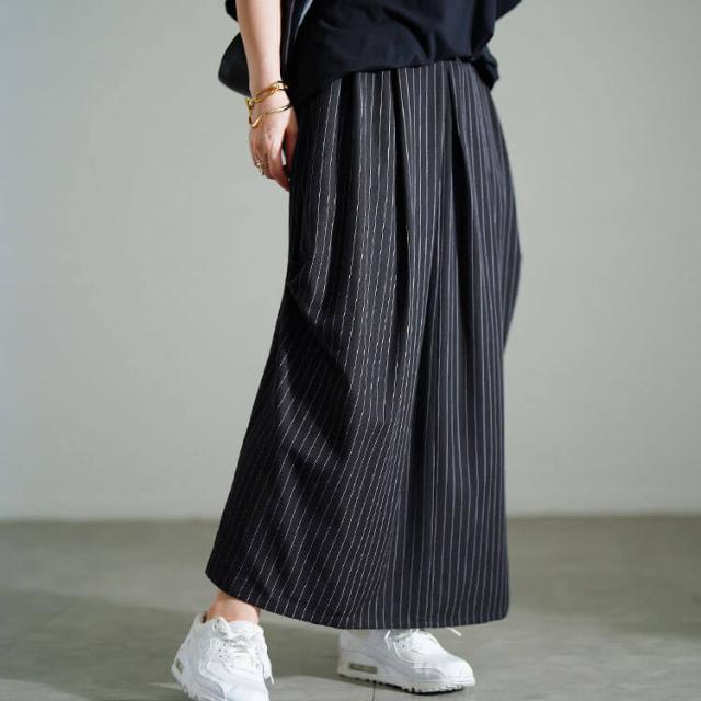 ストライプサイドタックスカート