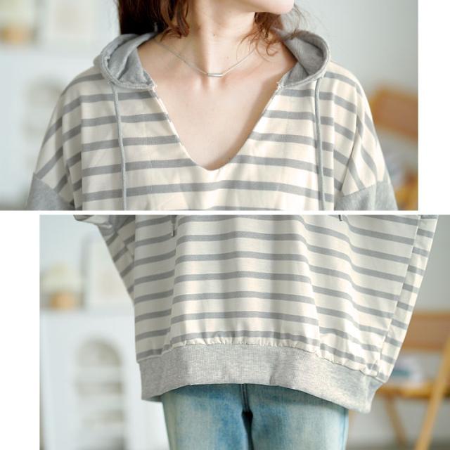 ボーダー柄Vネックスウェットパーカー