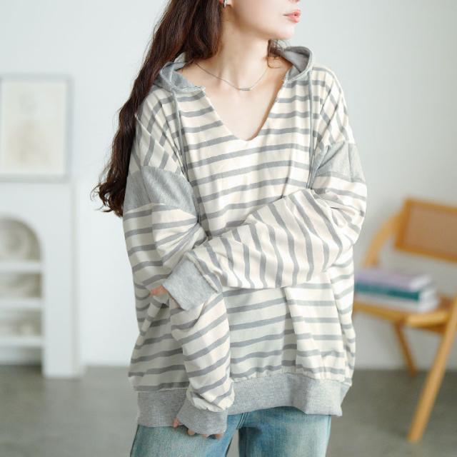 ボーダー柄Vネックスウェットパーカー