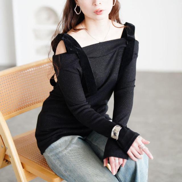 ベロアリボンオフショルラメリブニット