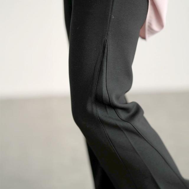 美脚見えストレッチセミフレアパンツ