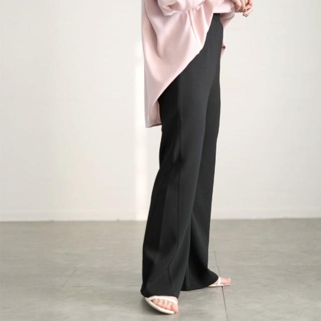 美脚見えストレッチセミフレアパンツ