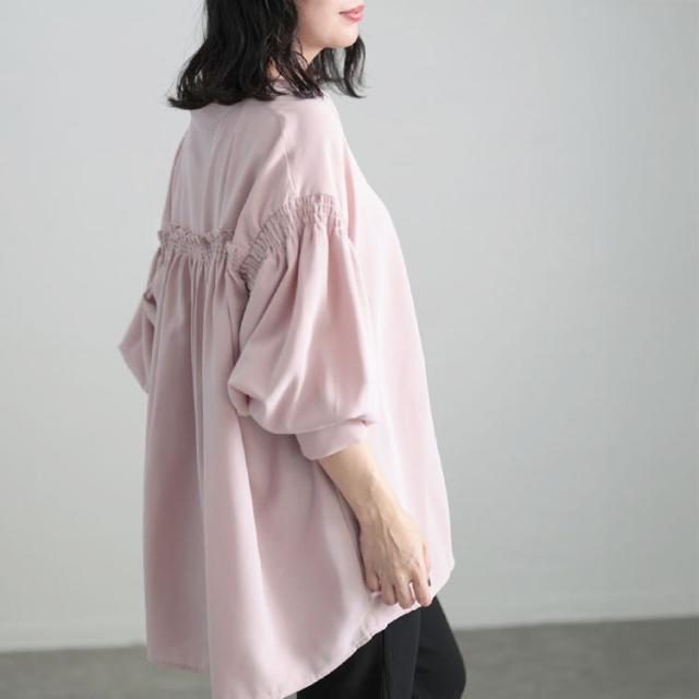 ギャザースリーブVネックブラウス