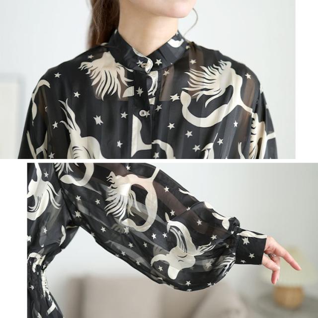 アート柄シャーリングペプラムシアーシャツ