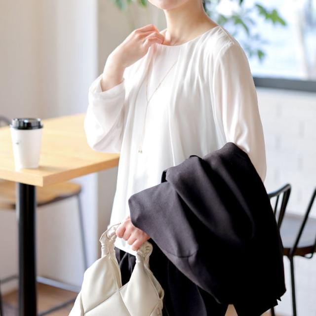 ペプラムジャケット＆テーパードパンツ＆ネックレス付きブラウス3点セット