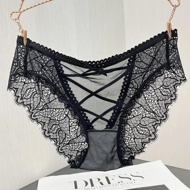 バックレースアップシアーショーツ