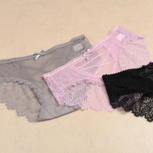 バックレースアップシアーショーツ