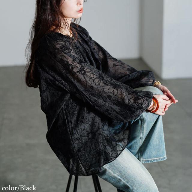 フロッキー花柄オーガンジーギャザーブラウス