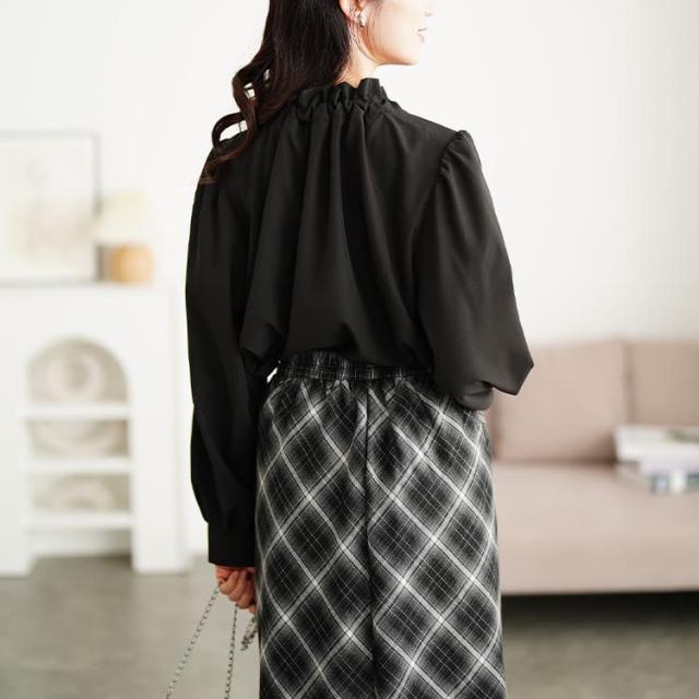 リボンタイフリルカラーブラウス