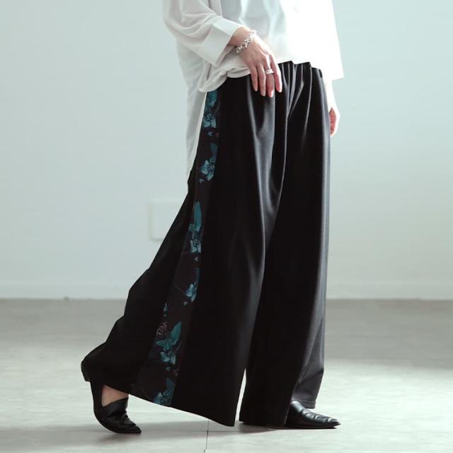 花柄サイドラインワイドパンツ
