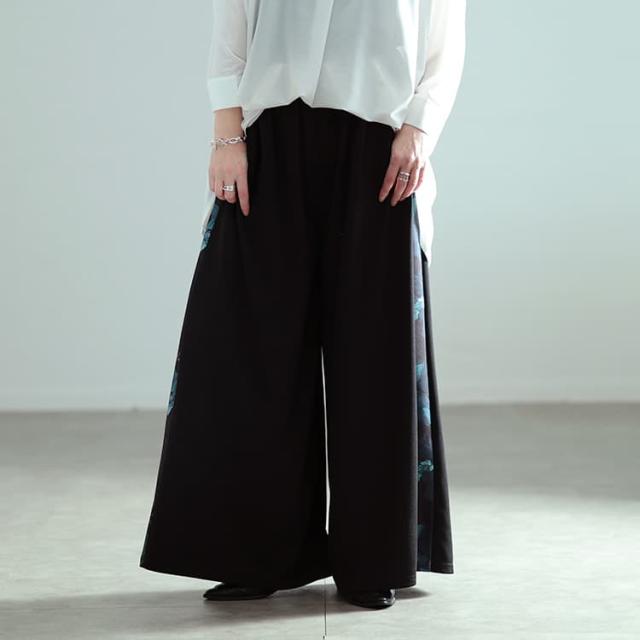 花柄サイドラインワイドパンツ