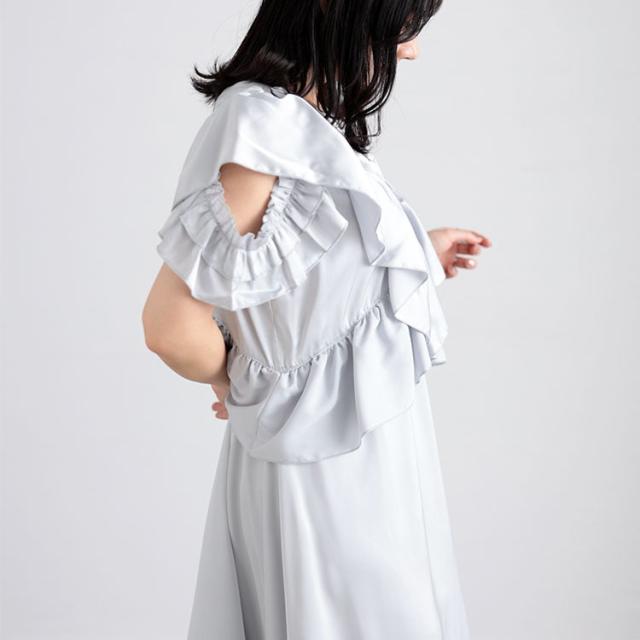前後2wayサテンフリルワンピース