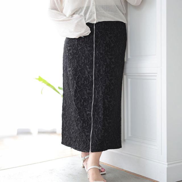 フロントジップエンボスフラワータイトスカート