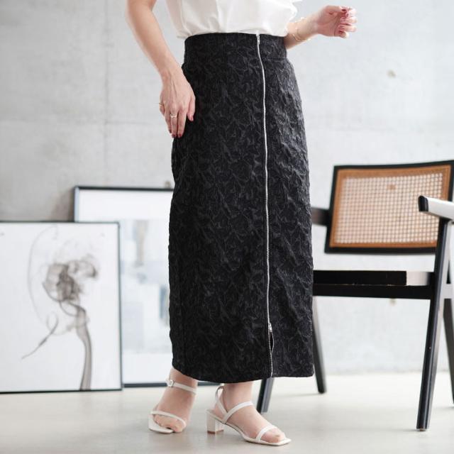 フロントジップエンボスフラワータイトスカート